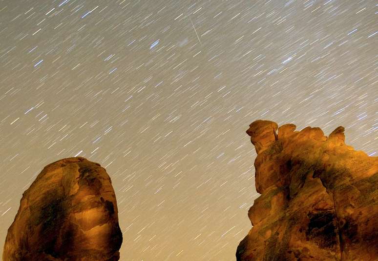 Chuva de meteoros Geminidas ilumina céu dos Estados Unidos: fenômeno não pode atingir a Terra, mas asteroides e meteoritos podem