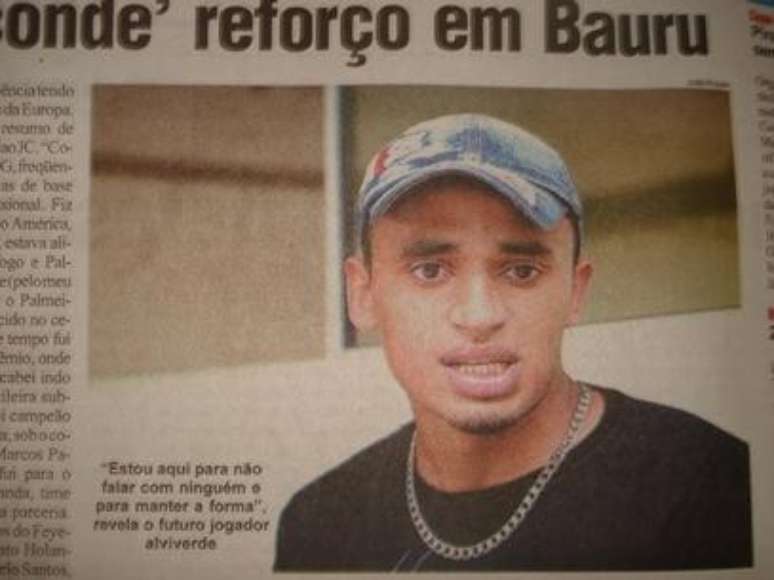 Suposta reportagem de um jornal de Bauru que Rodrigo se apresentava