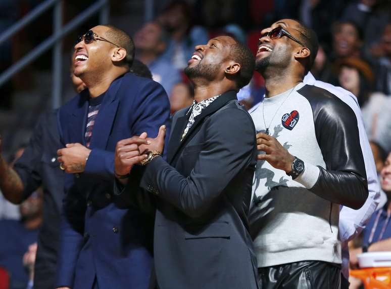 <p>Integrantes do time do Leste no All Star Game, Carmelo Anthony, do New York Knicks, Dwyane Wade e Lebron James, ambos do Miami Heat, se divertem durante evento</p>