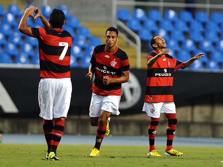 Camisa 7, Hernane marcou seu oitavo gol em sete rodadas de Estadual