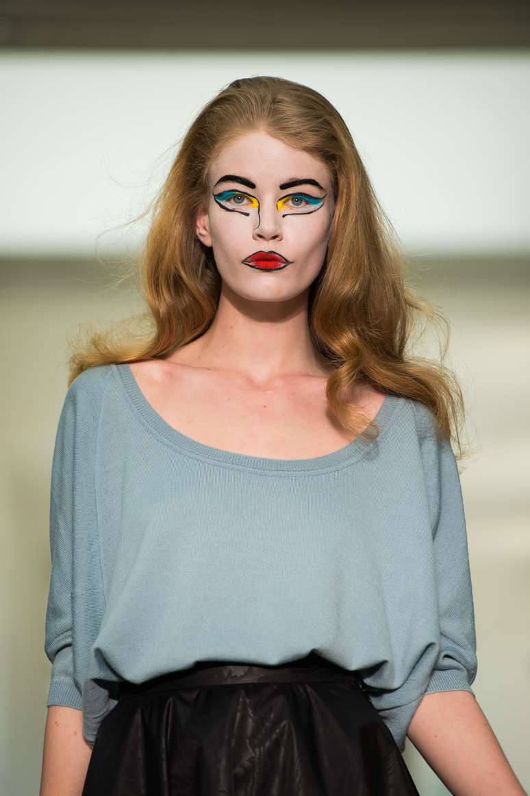 <p>Maquiagem chamou a atenção em desfile de Vivienne Westwood</p>