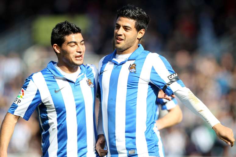 <p>Gol de Vela (à direita) ajudou a Real Sociedad a entrar na zona de classificação continental</p>