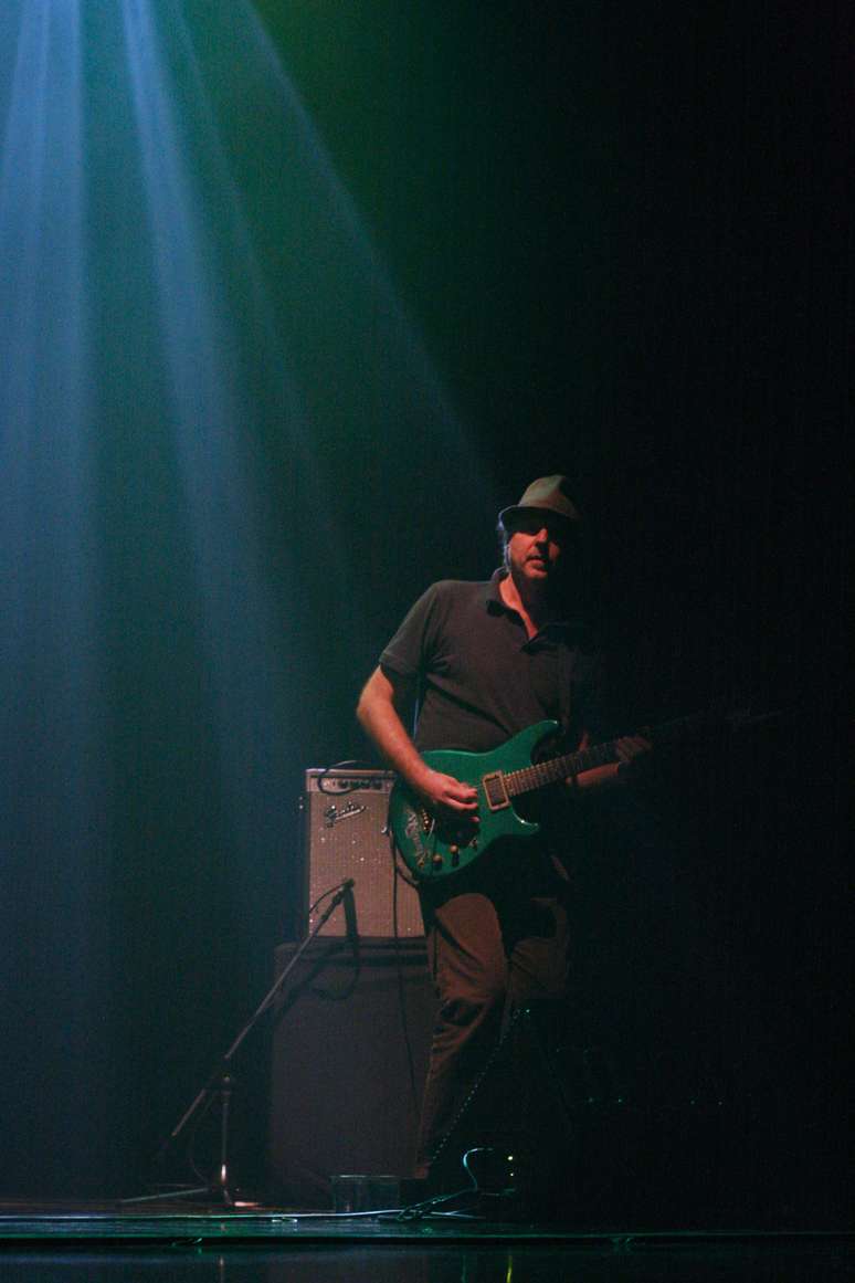 A Central Scrutinizer Band, formada por oito músicos, se reuniu na noite desse domingo no Auditório Ibirapuera, em São Paulo, para tocar clássicos de Frank Zappa e celebrar seus 22 anos de estrada