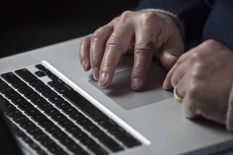 <p>Hackers atacaram computadores de funcionários da companhia</p>