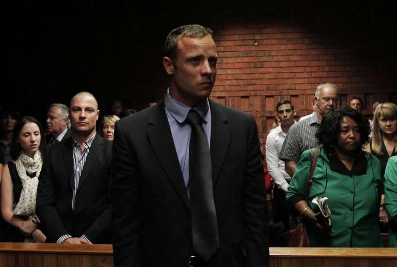 <p>Pistorius compareceu a nova audiência em Pretória nesta terça</p>