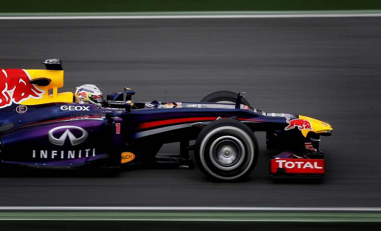 <p>Vettel&nbsp;liderou a primeira bateria do segundo teste coletivo do ano</p>