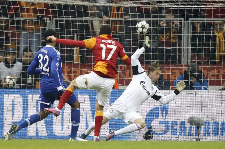 <p>Yilmaz fez belo gol, mas Galatasaray não conseguiu vencer em casa</p>