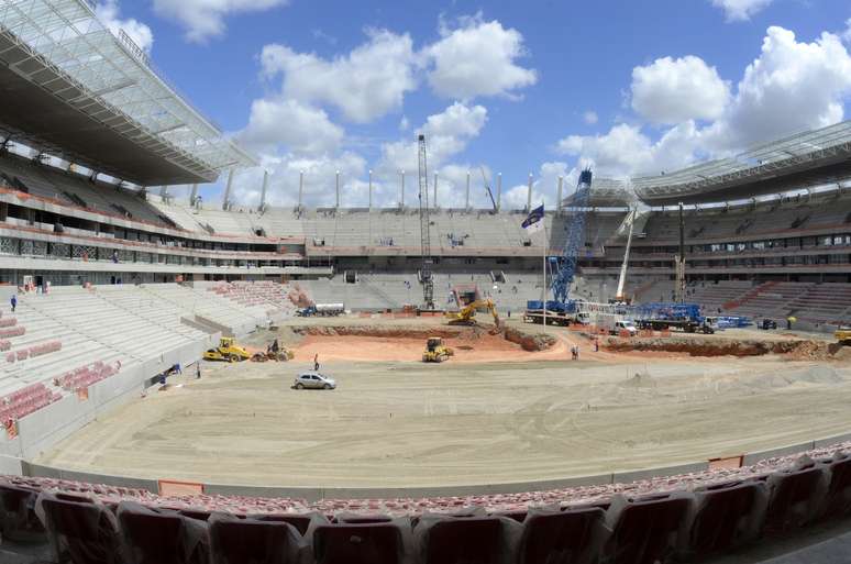 <p>Construtora responsável anuncia conclusão das arquibancadas da Arena Pernambuco</p>