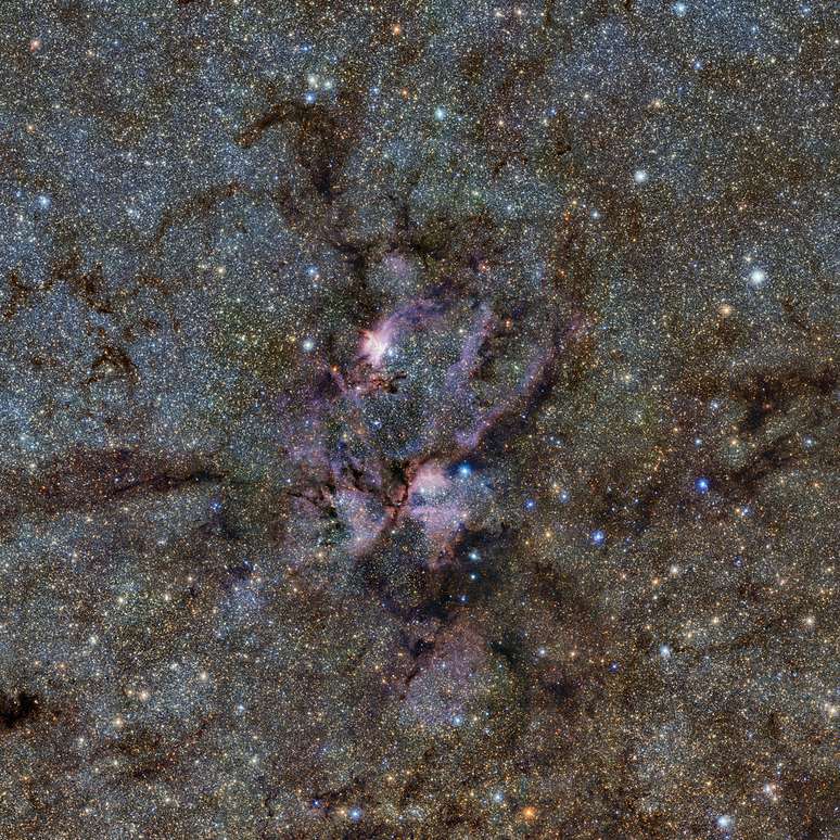 Telescópio do Observatório Europeu do Sul capturou em imagem infravermelha a maternidade estelar NGC 6357