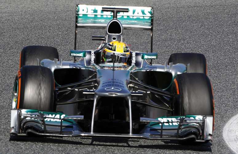 Lewis Hamilton assumiu a Mercedes no lugar de Rosberg e fechou a melhor volta 0s110 acima do tempo de Vettel