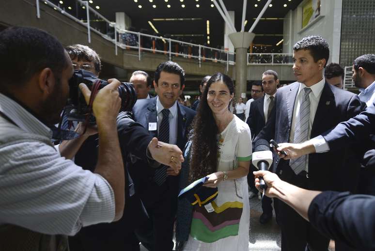 Blogueira cubana Yoani Sánchez chega a capital federal para participar de reunião no Congresso Nacional