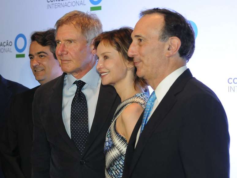 Harrison Ford e a mulher, Calista Flockhart, prestigiam na noite de quarta-feira (20) um jantar de lançamento do Centro de Sustentabilidade, no hotel Hyatt, em São Paulo. Guilhermina Guinle e Gilberto Gil também estiveram presentes