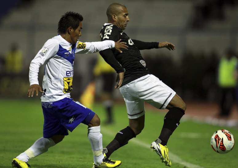 <p>Sem goleiro, camisa 11 botou bola na trave no segundo tempo</p>