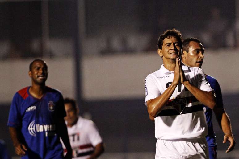 Paulo Henrique Ganso foi titular e teve nova atuação apagada