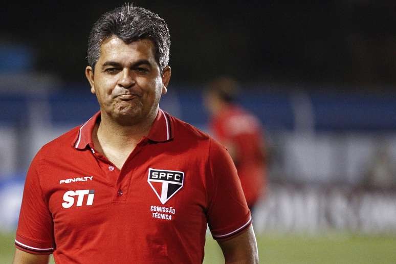<p>Ney Franco tenta primeira vitória na fase de grupos da Libertadores </p>