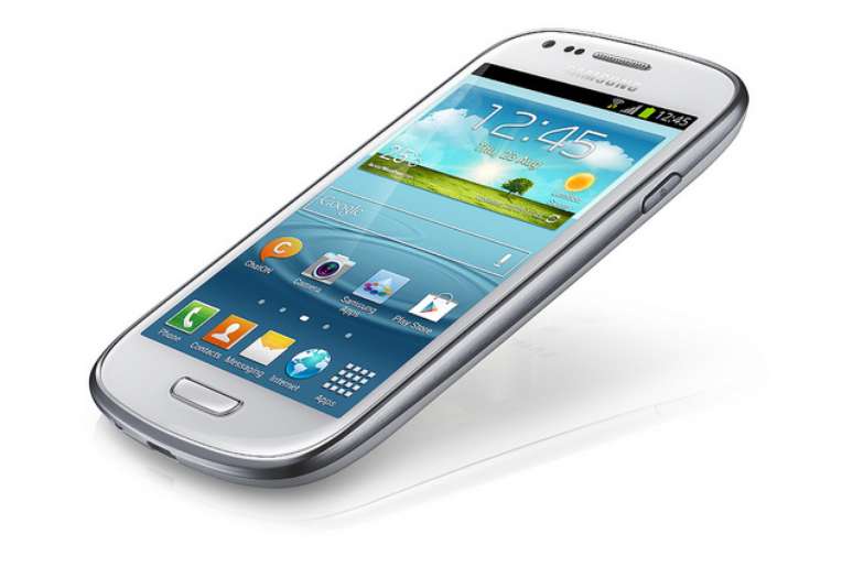 Smartphone Samsung Galaxy S3 mini começa a ser vendido no Brasil por R$ 1.199