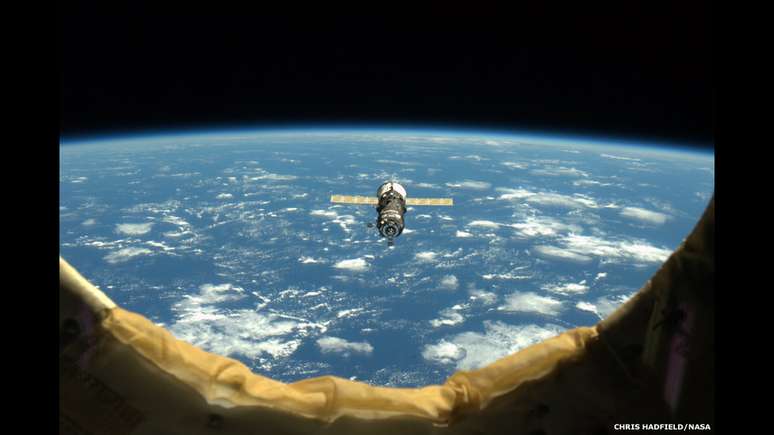As belas fotos do astronauta oferecem um vislumbre único do planeta Terra e dos trabalhos científicos da tripulação