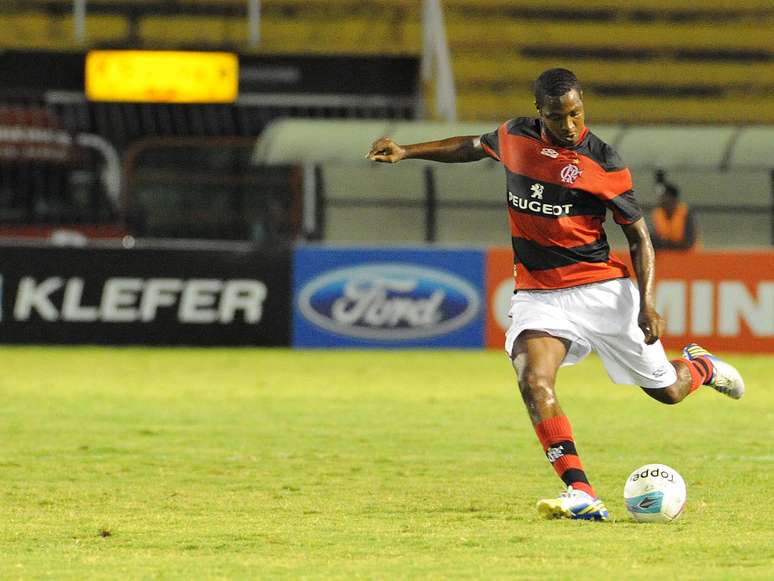 Com dois gols, Renato Abreu garantiu a vitória do Flamengo por 2 a 0 sobre o Olaria neste sábado