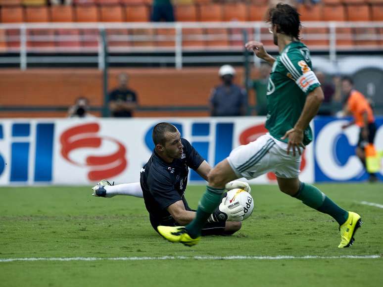 <p>Rebaixado com a Uni&atilde;o Barbarense, Walter conseguiu se destacar no Campeonato Paulista; desempenho contra Palmeiras, Corinthians e S&atilde;o Paulo valeu ao goleiro a transfer&ecirc;ncia para o Parque S&atilde;o Jorge</p>