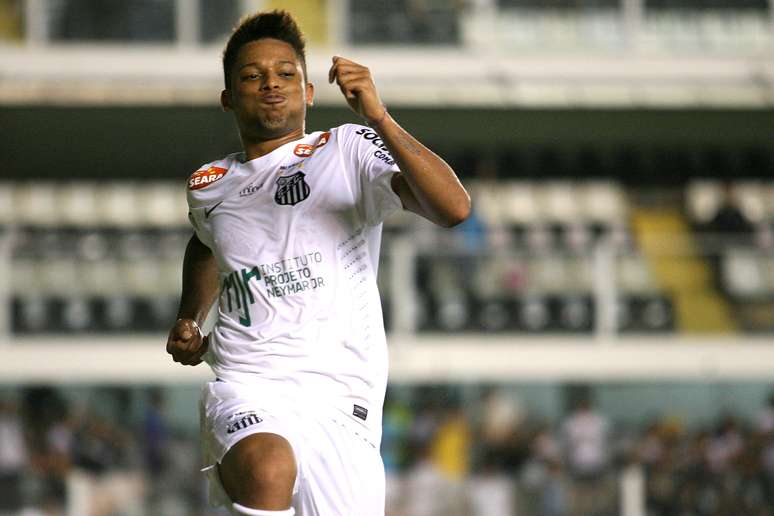 André fez os dois gols do Santos na vitória contra o XV