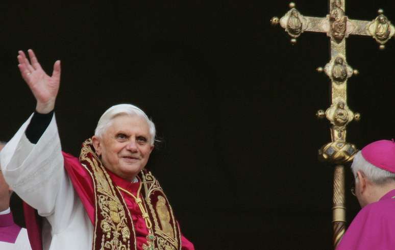 A renúncia de Bento XVI causou surpresa até nos membros da Igreja e abriu a onda de apostas sobre quem deva sucedê-lo