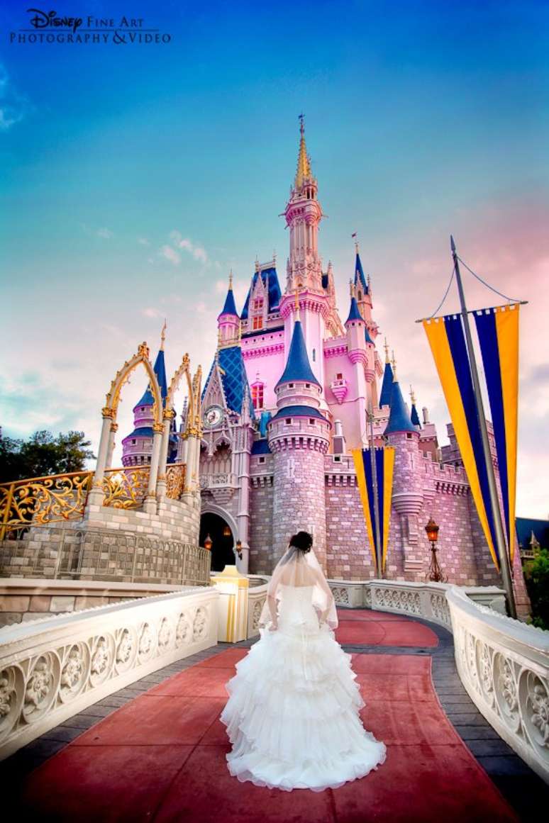 <p>Na Disney é possível ter um casamento digno de princesa</p>