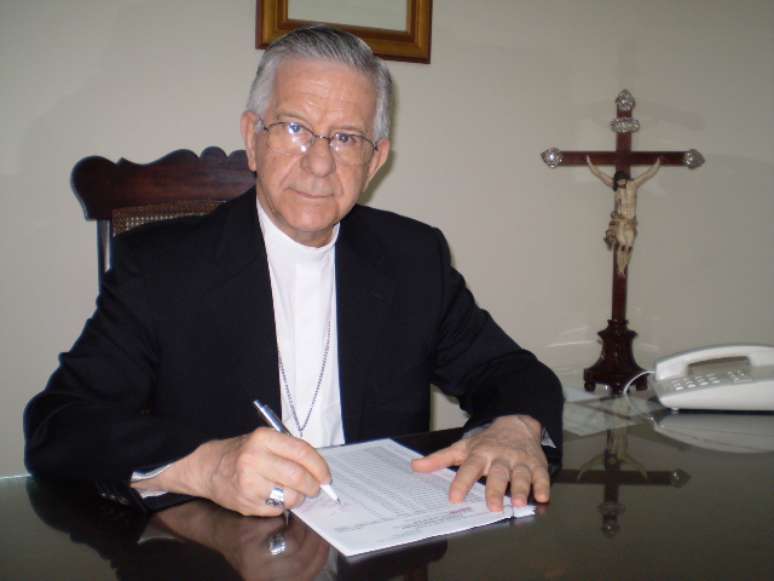 <p>Dom Geraldo Majella, 79 anos, vai participar do seu segundo Conclave: 'Eu espero um papa corajoso para realizar uma grande dança das cadeiras'</p>