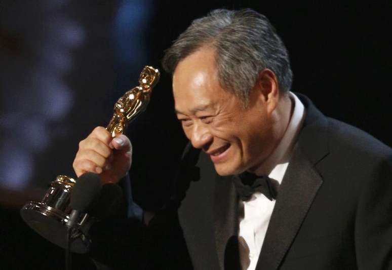 <p>O cineasta Ang Lee recebeu o Oscar, no Teatro Dolby, em Los Angeles, na madrugada desta segunda-feira (25)</p>