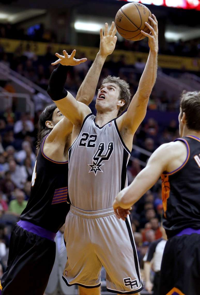 Thiago Spiltter fez 14 pontos na vitória dos Spurs sobre os Suns