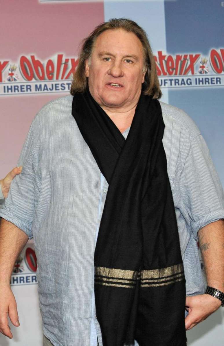 <p>Gerard Depardieu teria influenciado decisão dos compatriotas</p>