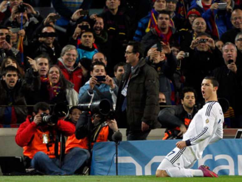 <p>Com show de Cristiano Ronaldo, Real Madrid se classificou para a final da Copa do Rei no mesmo Camp Nou, onde quer que seja a final</p>