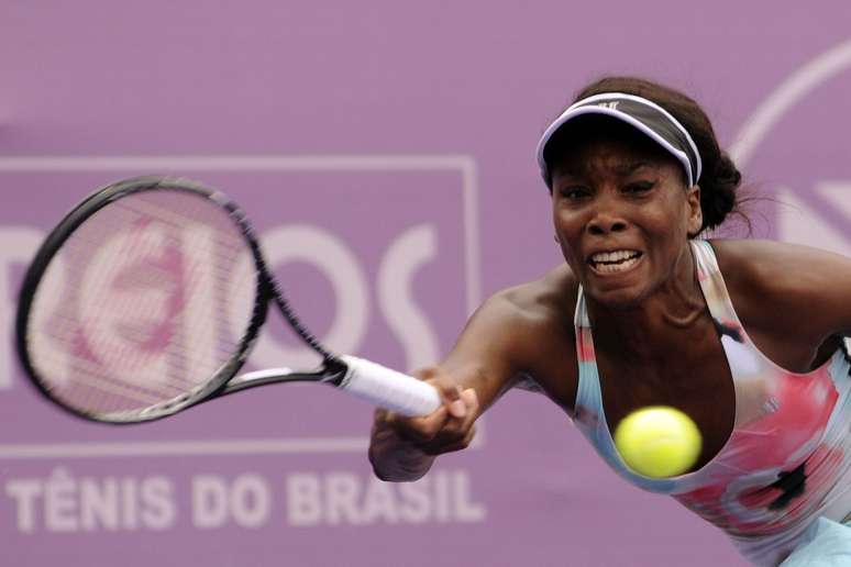 Venus se estica em vitória tranquila sobre Mirjana Luci-Baroni 