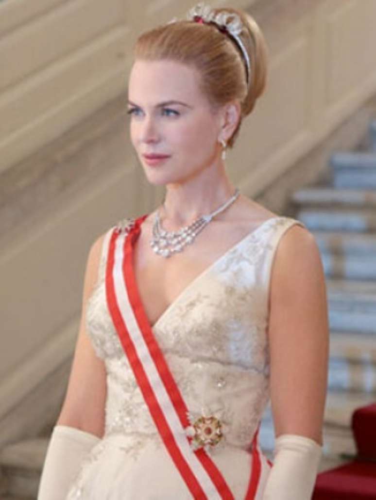 <p>As primeiras fotos de Nicole Kidman no papel de Grace Kelly para o&nbsp;filme &#39;Grace of Monaco&#39; foram divulgadas na manh&atilde; desta quarta-feira (27). Longa tem estreia prevista para dezembro deste ano</p>