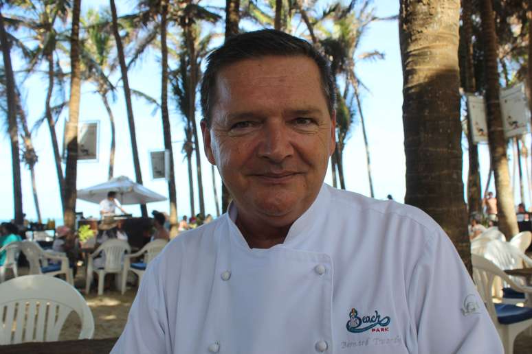 <p>O chef Bernard está à frente da área de alimentação do Beach Park há 25 anos</p>