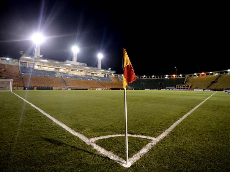 <p>Segundo presidente da FPF, torcedores entram no estádio na véspera e escondem sinalizadores</p>