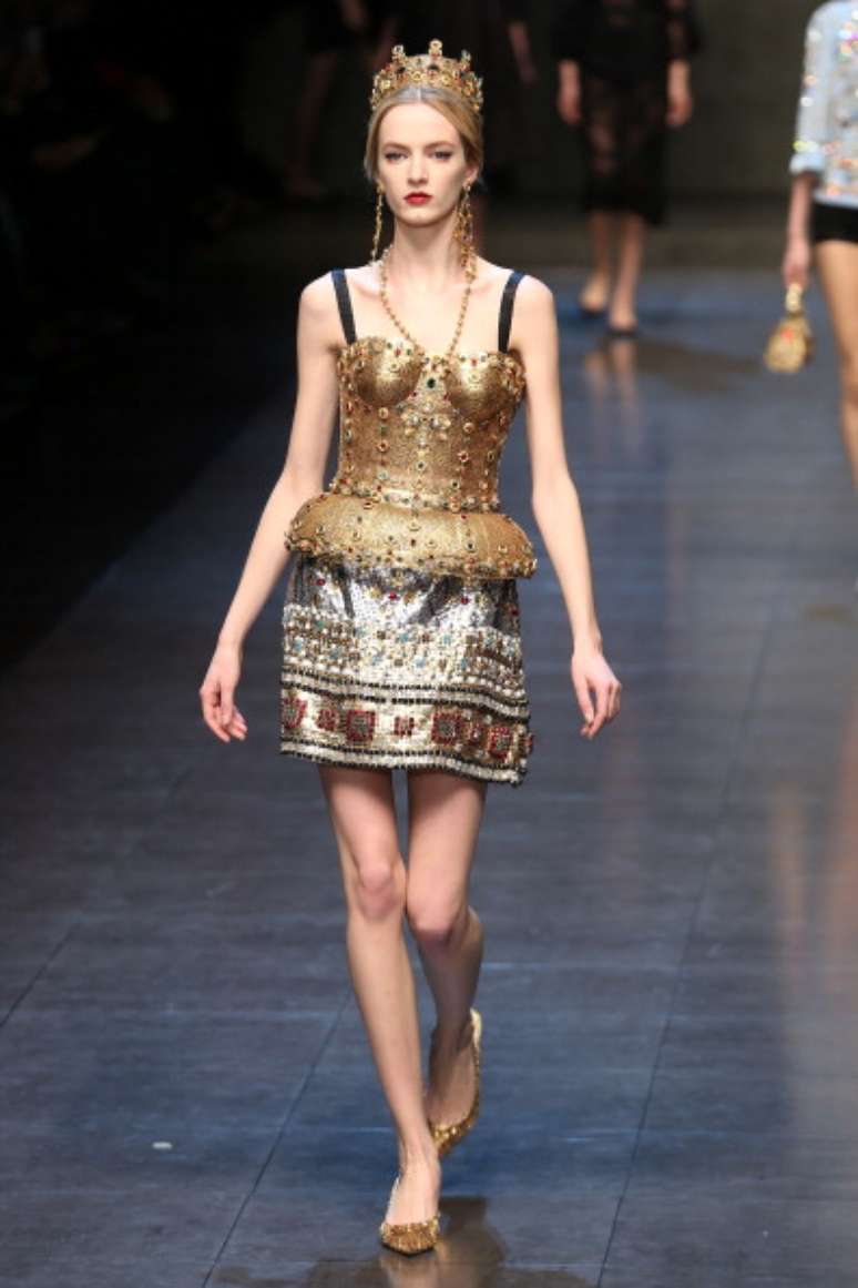 <p>Dolce & Gabanna aposta no dourado</p>