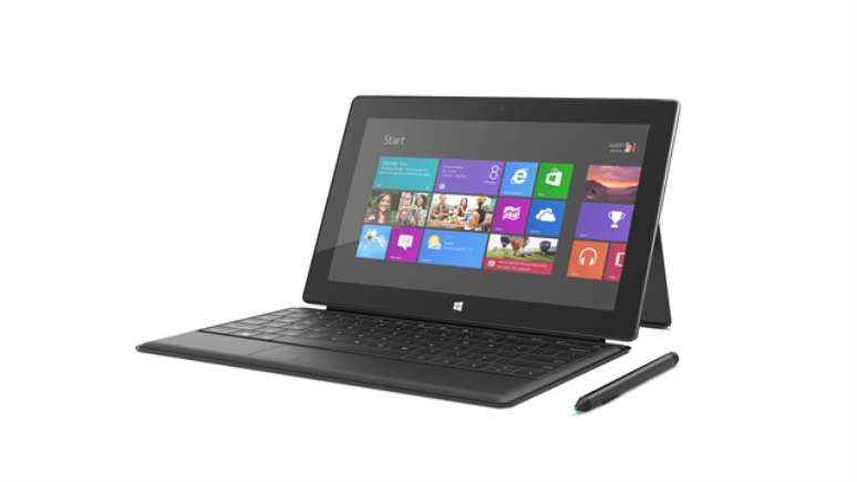 <p>Ultraportáteis como o Surface Pro, com OS de desktop, seguram segmento de notebooks e PCs</p>