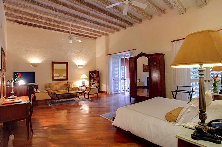 <p><strong>Hotel Casa Pestagua, Cartagena, Colômbia</strong><br />Erguido com uma bela arquitetura espanhola colonial com influências mouriscas, o Hotel Casa Pestagua tem uma decoração que vai de móveis antigos até peças art-déco situadas ao redor do pátio central. Diárias a partir de R$ 830</p>