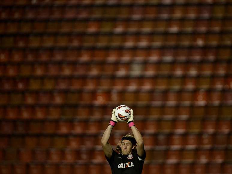 Com os port&otilde;es fechados por decis&atilde;o da Conmebol, o Corinthians venceu o Millonarios sob o sil&ecirc;ncio de n&atilde;o ter sua torcida nas cadeiras do Pacaembu
