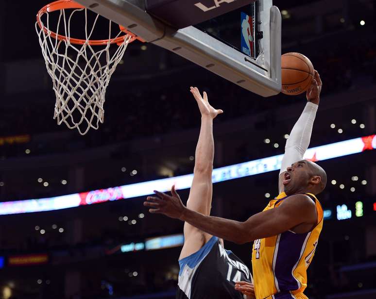 <p>Kobe Bryant fez a diferen&ccedil;a: 33 pontos em triunfo dos Lakers contra o Minnesota</p>