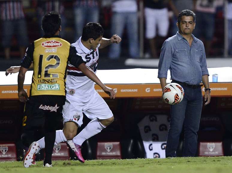 <p>Ney Franco prepara o São Paulo para uma semana de jogos importantes no Paulista e Libertadores</p>