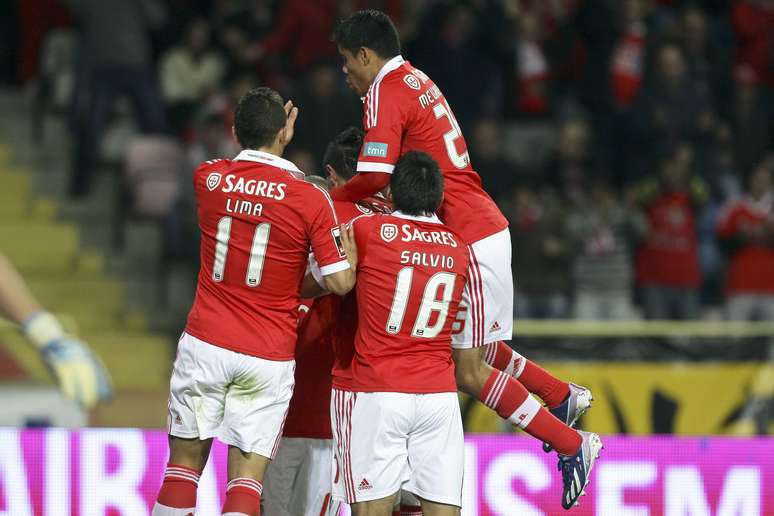 <p>Benfica se isolou na primeira posição do Português</p>