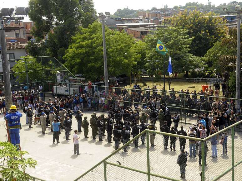 Ato marca retirada do poder da comunidade das m&atilde;os dos criminosos