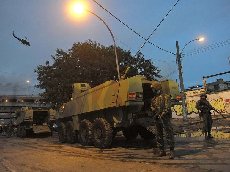 Mais de 1,3 mil homens do agrupamento Centro de Opera&ccedil;&otilde;es Especiais (COE) participaram da ocupa&ccedil;&atilde;o do Complexo do Caju