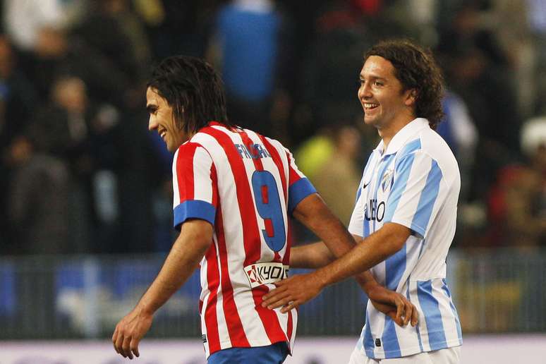 Falcao García conversa com Iturra durante empate entre Atlético de Madrid e Málaga