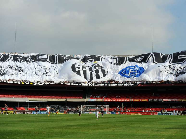 <p>Torcida do Santos não compareceu em peso ao clássico no Morumbi</p>