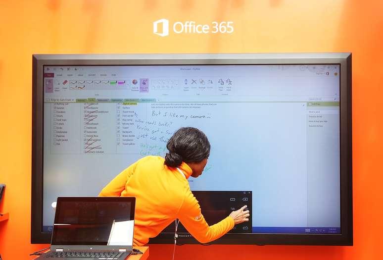 Tela interativa que poderia interpretar esboços dos usuários e completar diagramas desenhados é desenvolvida pela Microsoft
