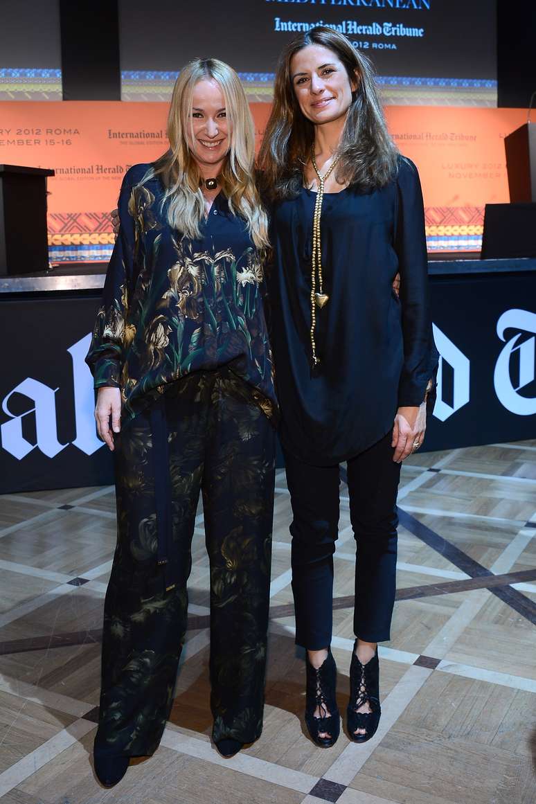 <p>Frida Giannini, diretora de cria&ccedil;&atilde;o da grife italiana, e a empres&aacute;ria Livia Firth, mentora do projeto</p>