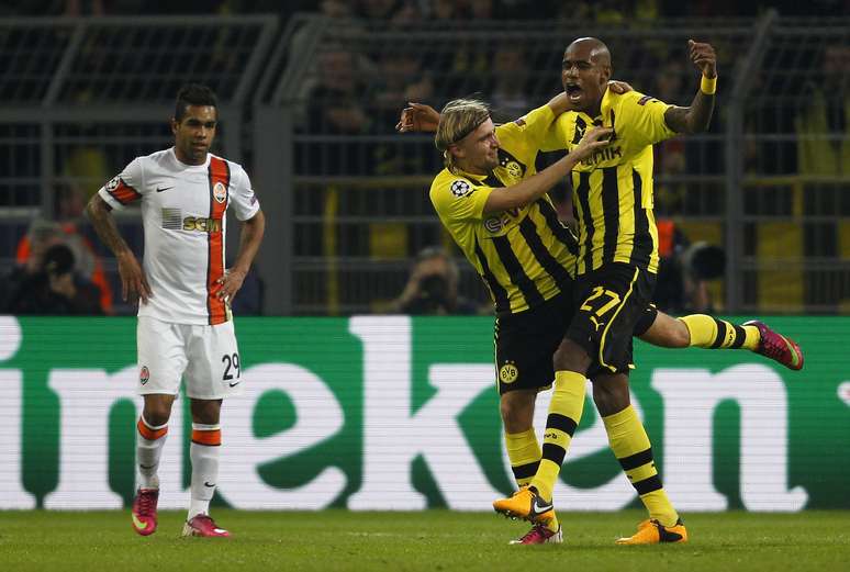 <p>Dortmund fez 3 a 0 no Shakhtar; zagueiro brasileiro Felipe Santana abriu o placar para os alemães</p>