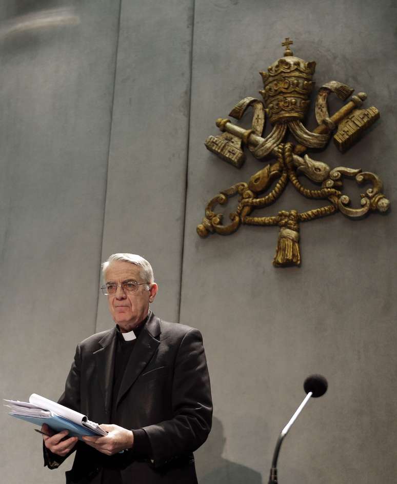 <p>Federico Lombardi: expectativa do Vaticano &eacute; de &quot;r&aacute;pida converg&ecirc;ncia&quot;</p>